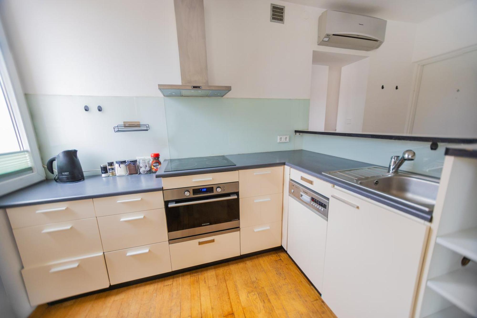 Butas Spacious Flat In The Old Town.