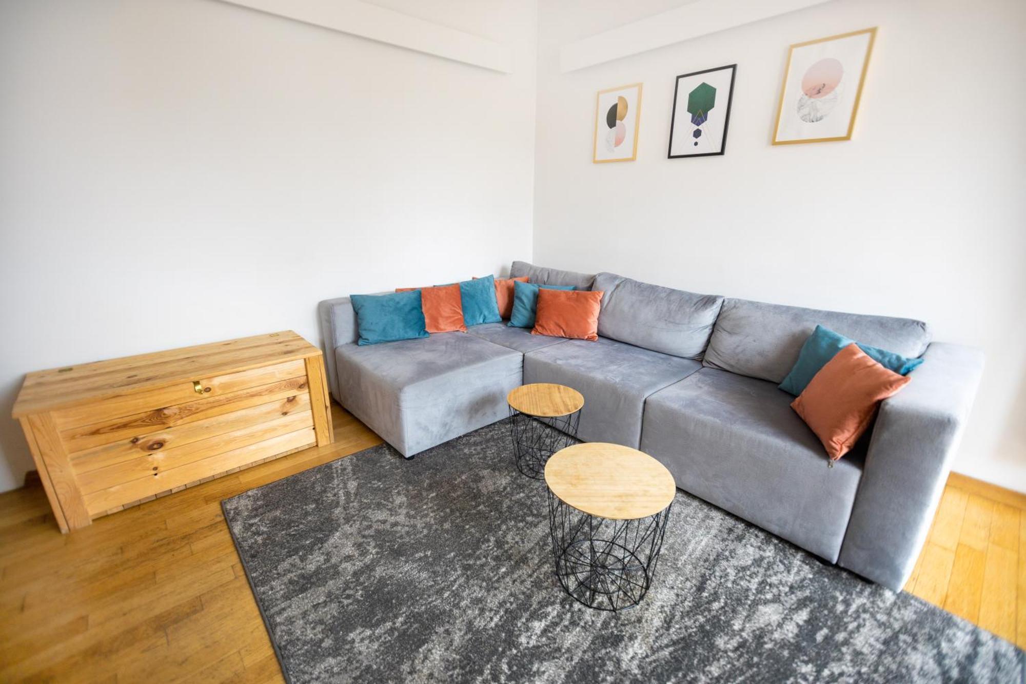 Butas Spacious Flat In The Old Town. *